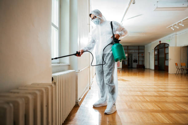 Best Exterminator Services  in Cedarburg, WI